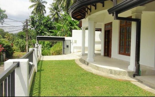New house for sale in Eriyagama Peradeniya