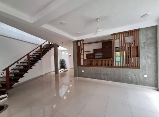 House For Sale at Thalawathugoda