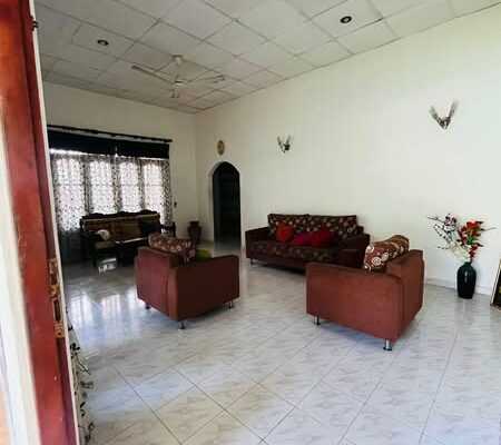 පාදුක්ක ජයන්ති මාවත නිවසක් විකිනීමට ඇත