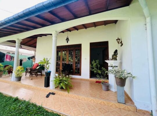 පාදුක්ක ජයන්ති මාවත නිවසක් විකිනීමට ඇත