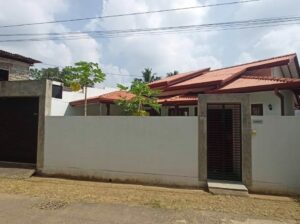 House for sale in Piliyandala