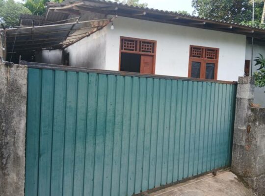 House for sale in Athurugiriya