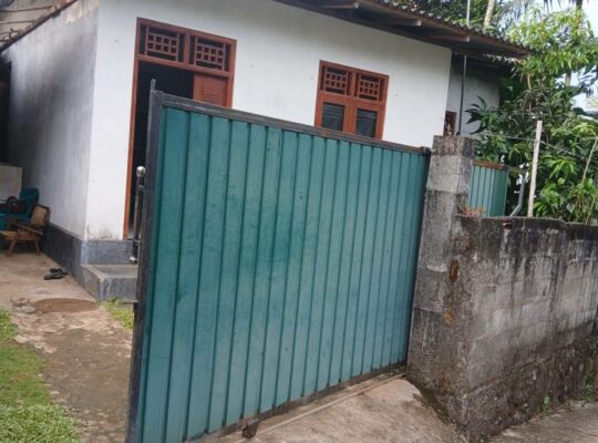 House for sale in Athurugiriya