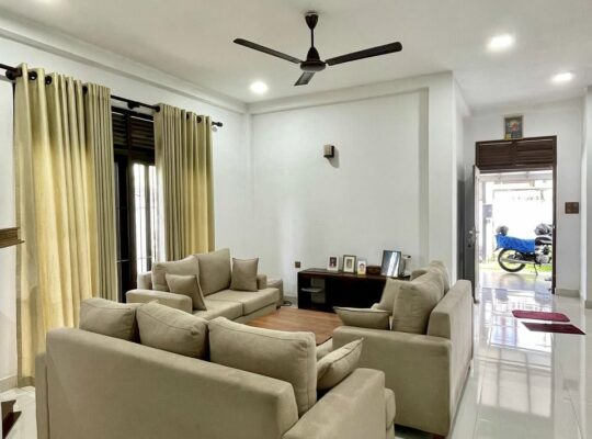 Luxury House for sale in Kathuduwa
