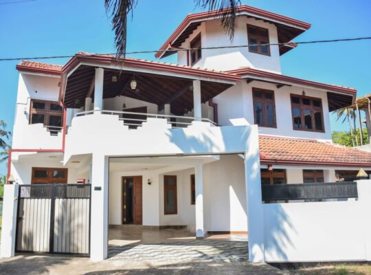 Luxury House for sale in Ja-ela