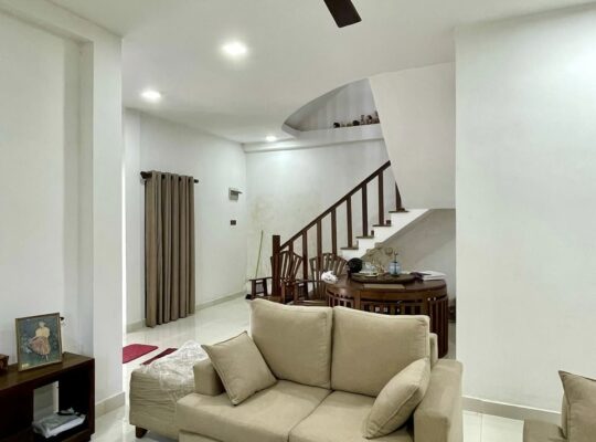 Luxury House for sale in Kathuduwa