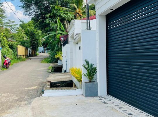 Single story house for sale Athurugiriya